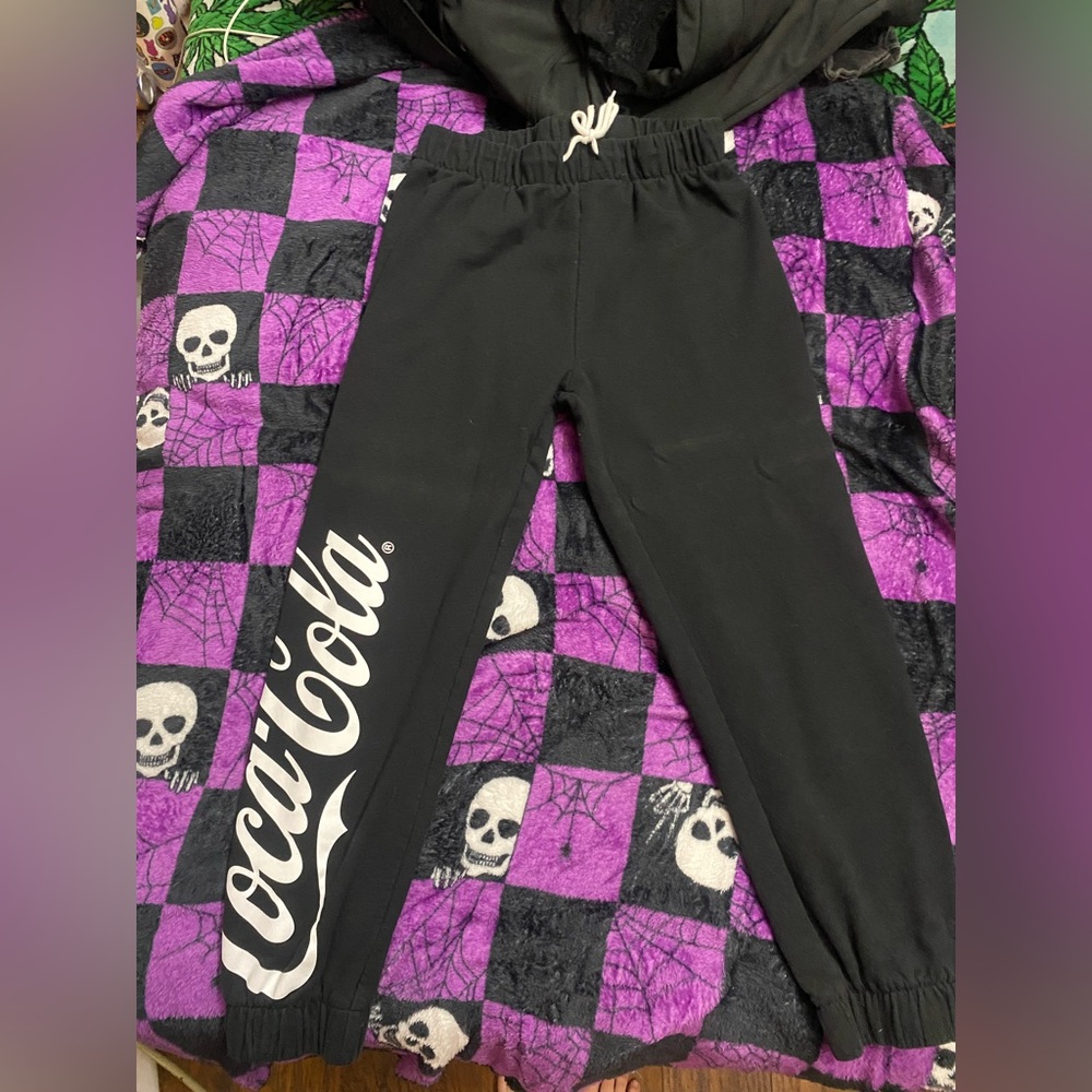 Black sweatpants
